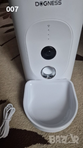 Dogness F15 Smart диспенсър за храна с камера и пластмасова купа, Wi-Fi, 4L, бял
