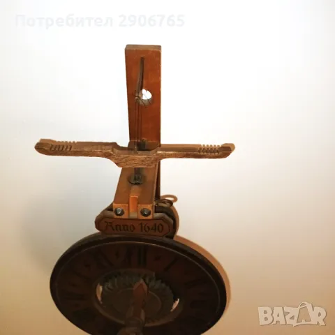 Стенен часовник дървен Anno 1640 работещ, снимка 5 - Антикварни и старинни предмети - 49117790