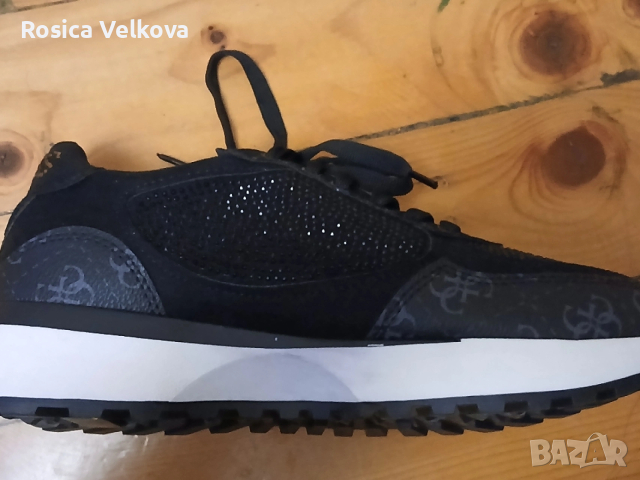 Маратонки GUESS , снимка 3 - Маратонки - 53514358