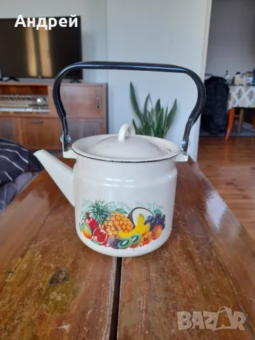 Стар емайлиран чайник #74