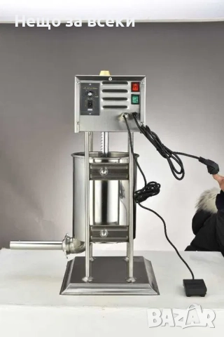 Пълначка за месо 10л Професионална Електрическа с педал, снимка 4 - Месомелачки - 51940483