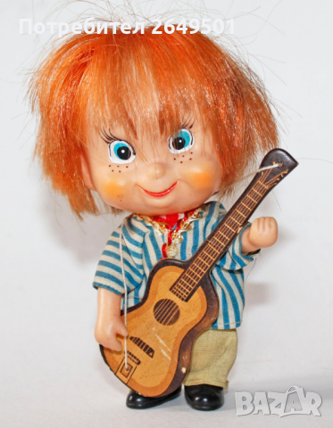 1970те Японска гумена кукла Момче с китара, Винтидж, снимка 3 - Колекции - 44842417