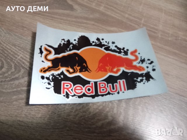 Гланциран стикер лепенка РЕД БУЛ RED BULL 18 см х 11 см за кола автомобил джип ван пикап камион 