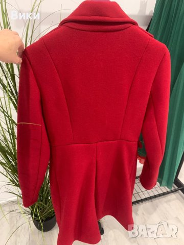 Червено палто, снимка 18 - Палта, манта - 43500914