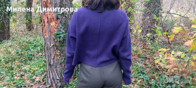 Дамски пуловер от вълнено букле, снимка 4 - Блузи с дълъг ръкав и пуловери - 48852324