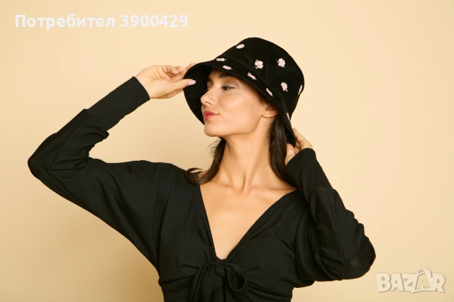 Дамска Кадифена Шапка Violette