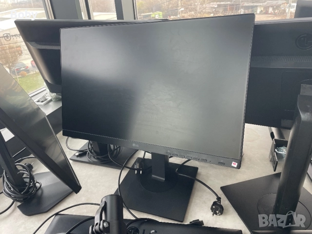 Монитори 24" Dell и LG