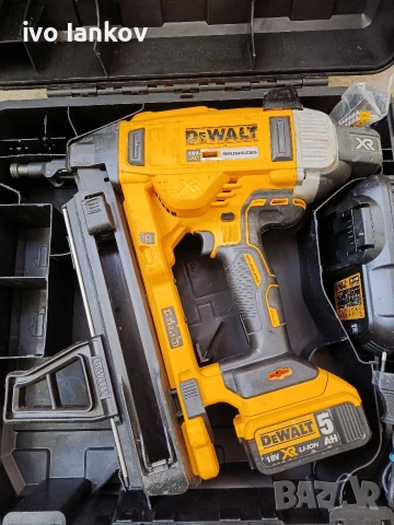 акумулаторен такер Dewalt dcn 890