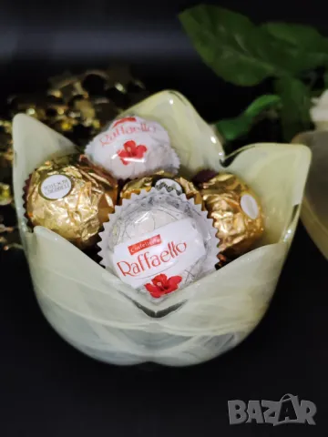 Много красива купичка/ бонбониера/Ръчна изработка и млечни преливащи цветове., снимка 2 - Чинии - 48826665