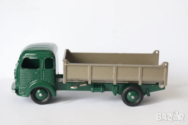 DINKY TOYS SIMCA CARGO КАМИОН САМОСВАЛ МОДЕЛ
