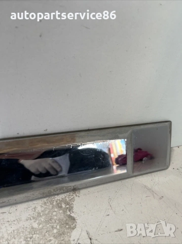 Лайсна на задна лява врата за Jeep Commander (2010) 55157383AA, снимка 2 - Части - 53592207