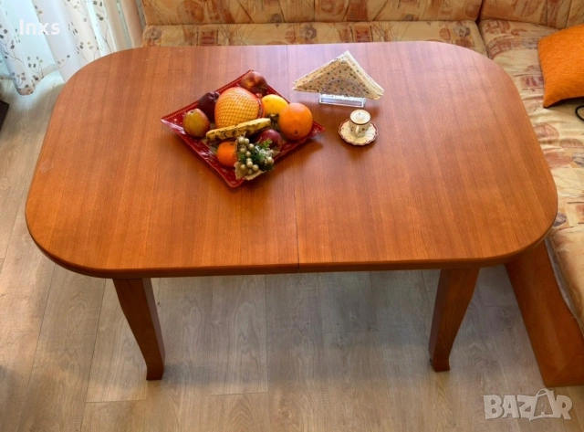 Стабилна трапезна маса