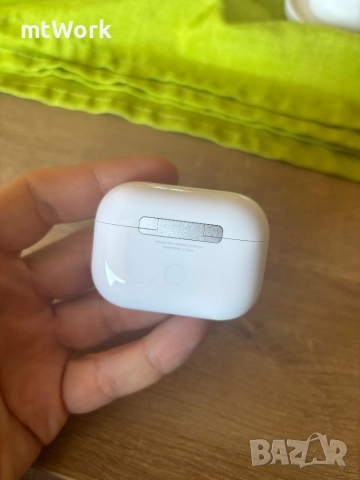 Продавам ОРИГИНАЛНИ Apple AirPods Pro (2nd Generation) с USB-C, снимка 3 - Слушалки и портативни колонки - 52353937
