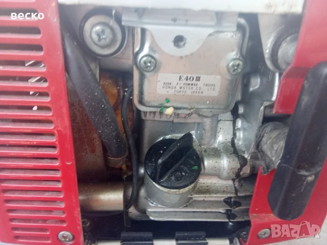 Малък портативен генератор honda, снимка 4 - Стяги - 51225997
