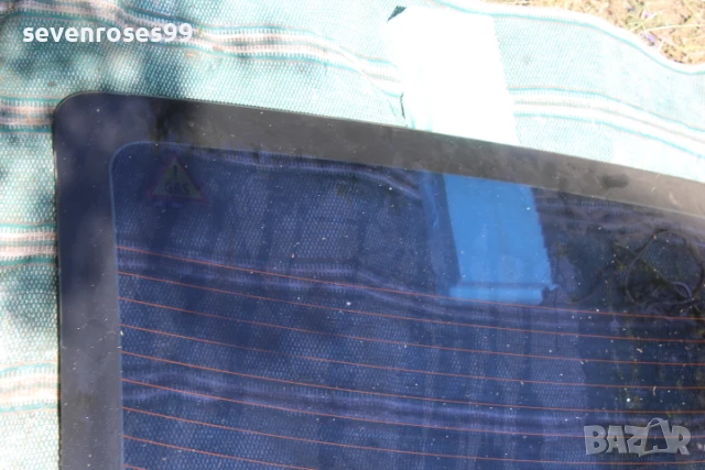 Стъкло задно Мазда 3 2008 2.3i 158hp Mazda 3 седан, снимка 2 - Части - 50659769