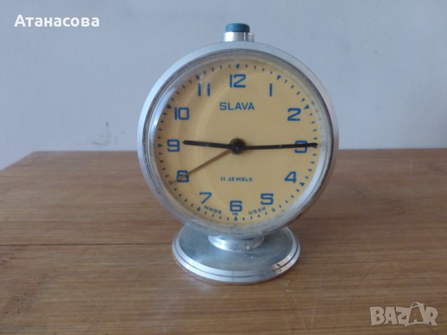 Будилник часовник Слава сапфирено син корпус, снимка 2 - Антикварни и старинни предмети - 43136176
