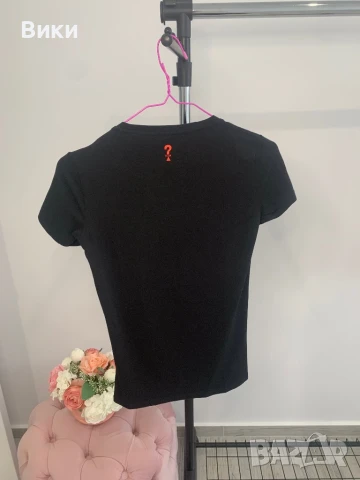 Оригинална тениска Guess, размер М, подходяща и за S, снимка 5 - Тениски - 50593680