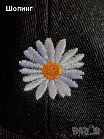 Шапка с козирка - Цвете бродерия, снимка 2 - Шапки - 37812942