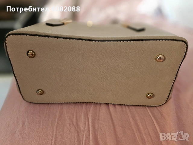 Чисто нова чанта на Guess 1981 в бежов цвят, снимка 7 - Раници - 53133364