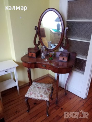 Много стара тоалетна масичка с огледало и с табуретка за будоар , снимка 1 - Антикварни и старинни предмети - 43838713