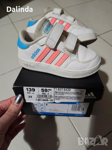 Детски маратонки Adidas 23номер, снимка 3 - Детски маратонки - 44874558
