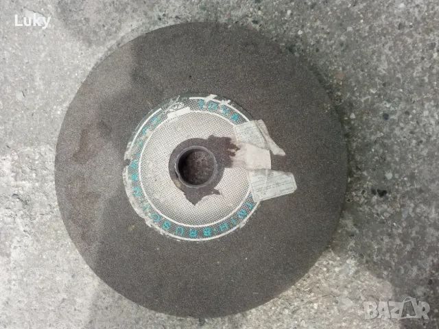Голям абразивен,диск(камък).Нов.Размерите са на снимките.