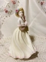 порцеланова статуетка , снимка 2