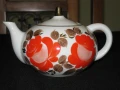 Красив, малък чайник. . Цена - 16 лева. Пращам по Еконт., снимка 1