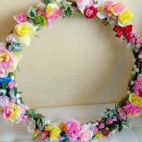 Ръчно изработена кръгла украса с цветя с диаметър 70см, снимка 1 - Декорация за дома - 36746751