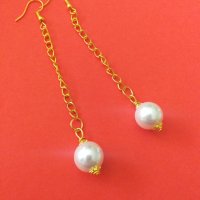 Модерни, стилни , дълги обици с кристални перли и верижка в цвят злато, снимка 5 - Обеци - 32518533
