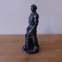 Метална фигура Ковач статуетка 1970 г, снимка 4 - Статуетки - 43887712
