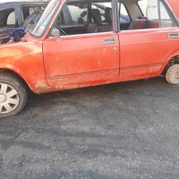 Lada/Продавам лада 2105.ваз 1300 на части , снимка 2 - Автомобили и джипове - 27610487