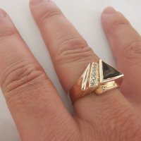 Златен мъжки пръстен с оникс и циркони , снимка 9 - Пръстени - 36935137