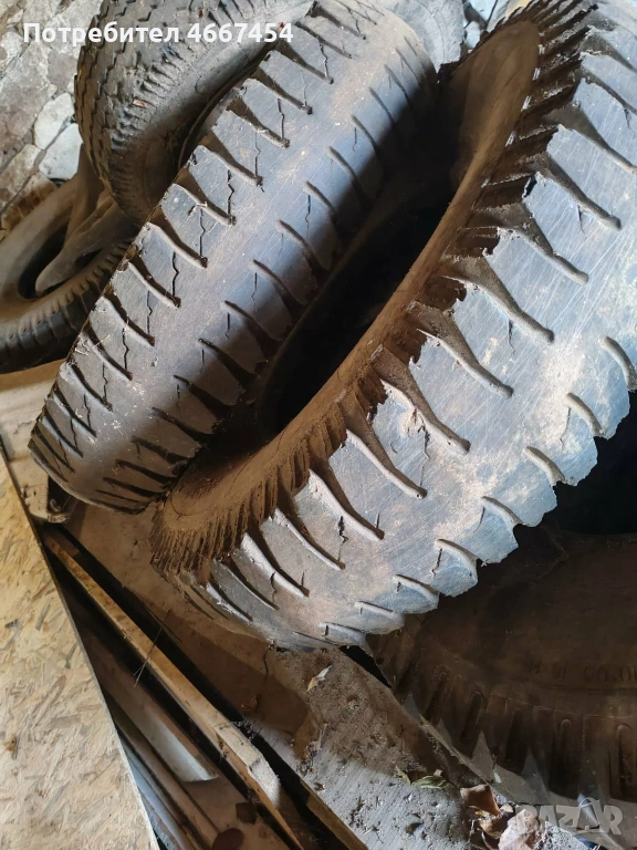 Гуми 10х18, снимка 1