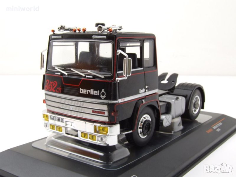 Berliet TR 350 влекач 1978 - мащаб 1:43 на Ixo моделът е нов в PVC дисплей кейс, снимка 1