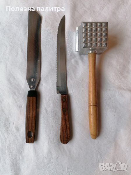 Лот кухненски принадлежности: лопатка за торта, нож, чук за месо, снимка 1