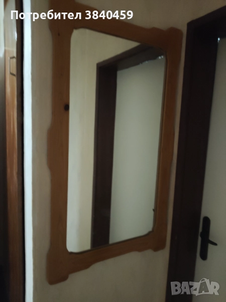 Продавам секция-250лв стъклена масичка - 40лв  огледало- 30лв, снимка 1