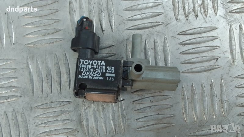 Вакуум клапан Toyota Corolla 1.4i 2004г., снимка 1