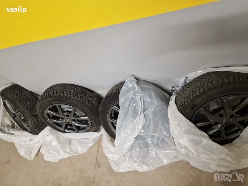 4 бр зимни гуми Goodyear Ultra Grip 9+ 195/55/16 87T (на 2 сезона), снимка 1