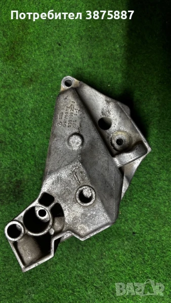 Лапа Volkswagen / Audi / Seat / Skoda 038199207J, снимка 1