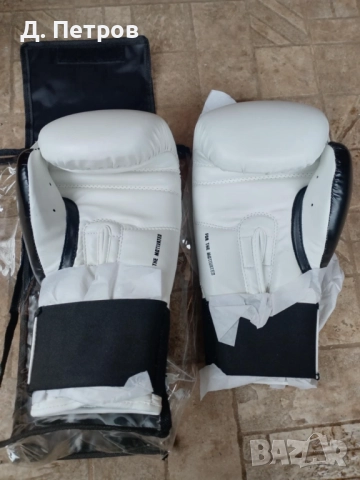 Боксови ръкавици Gorilla Wear Yakima 8-16 OZ, снимка 6 - Бокс - 52669677