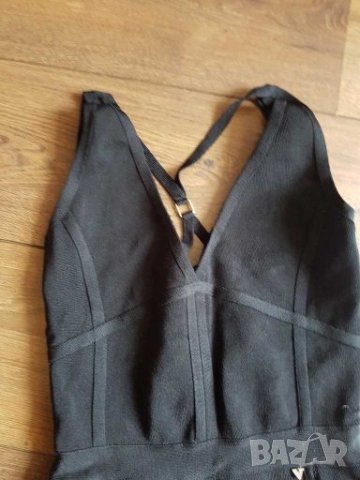 Guess бандаж рокля, снимка 3 - Рокли - 28032485