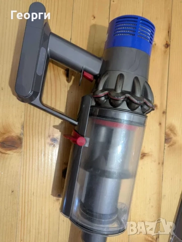 Много добра Dyson V10 безжична прахосмукачка пълен комплект, снимка 3 - Прахосмукачки - 52776522