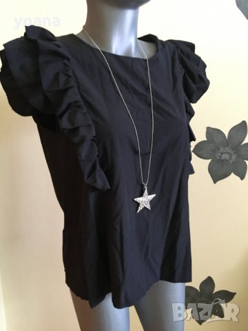 Черна блуза с къдрици, снимка 1 - Корсети, бюстиета, топове - 32533241