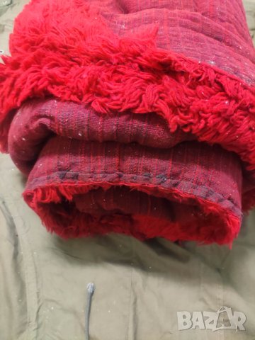 Продавам нов червен китеник, снимка 2 - Покривки за легло - 43116567