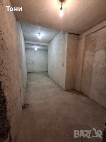 Склад под наем с достъп на бус кв.Хладилника , снимка 2 - Гаражи и паркоместа - 52866058