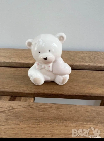 Статуетка мече