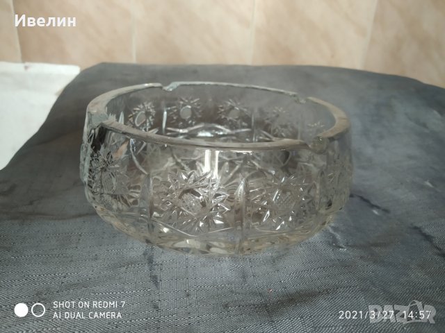 кристален пеплник, снимка 1 - Антикварни и старинни предмети - 32386929