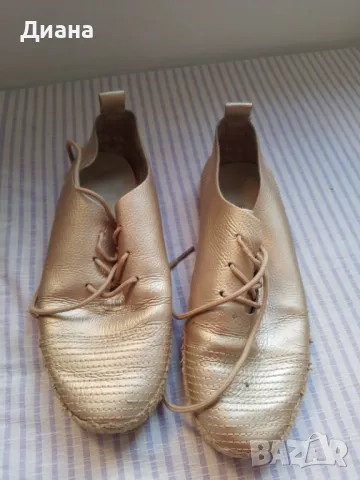 Кожени обувки в златисто, снимка 2 - Дамски ежедневни обувки - 49870814