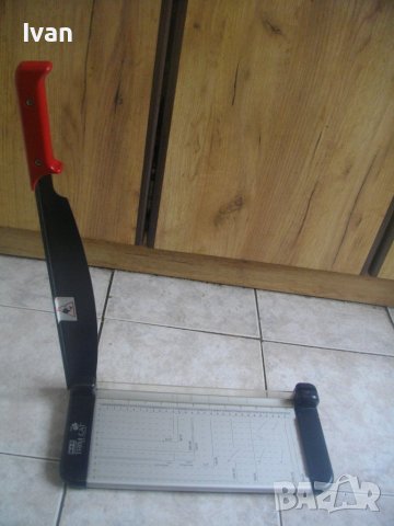 Немска Нова Гилотина/Резачка За Хартия-32см/А4-8л-Алуминиева-M+R Trim Cat Paper Trimmer-Made Germany, снимка 4 - Други инструменти - 40235744